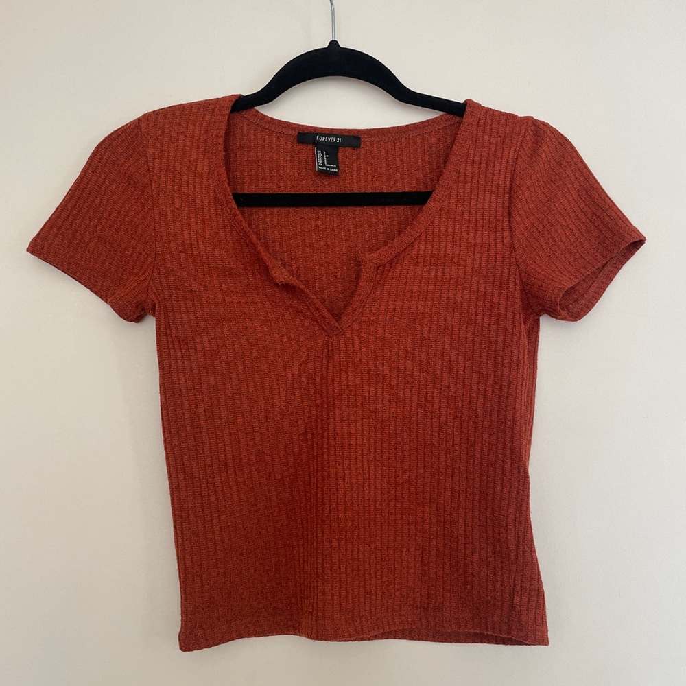 Orange notch neckline tshirt S